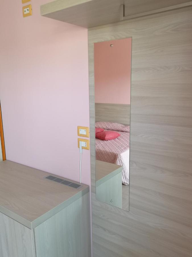 Hotel Clodi อัสโกลีปิเชโน ภายนอก รูปภาพ