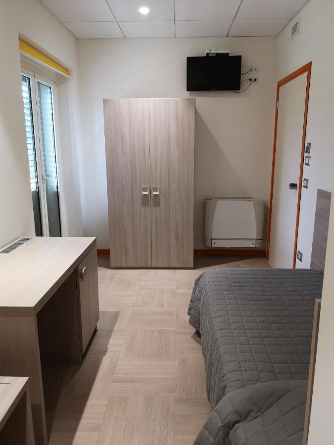 Hotel Clodi อัสโกลีปิเชโน ภายนอก รูปภาพ